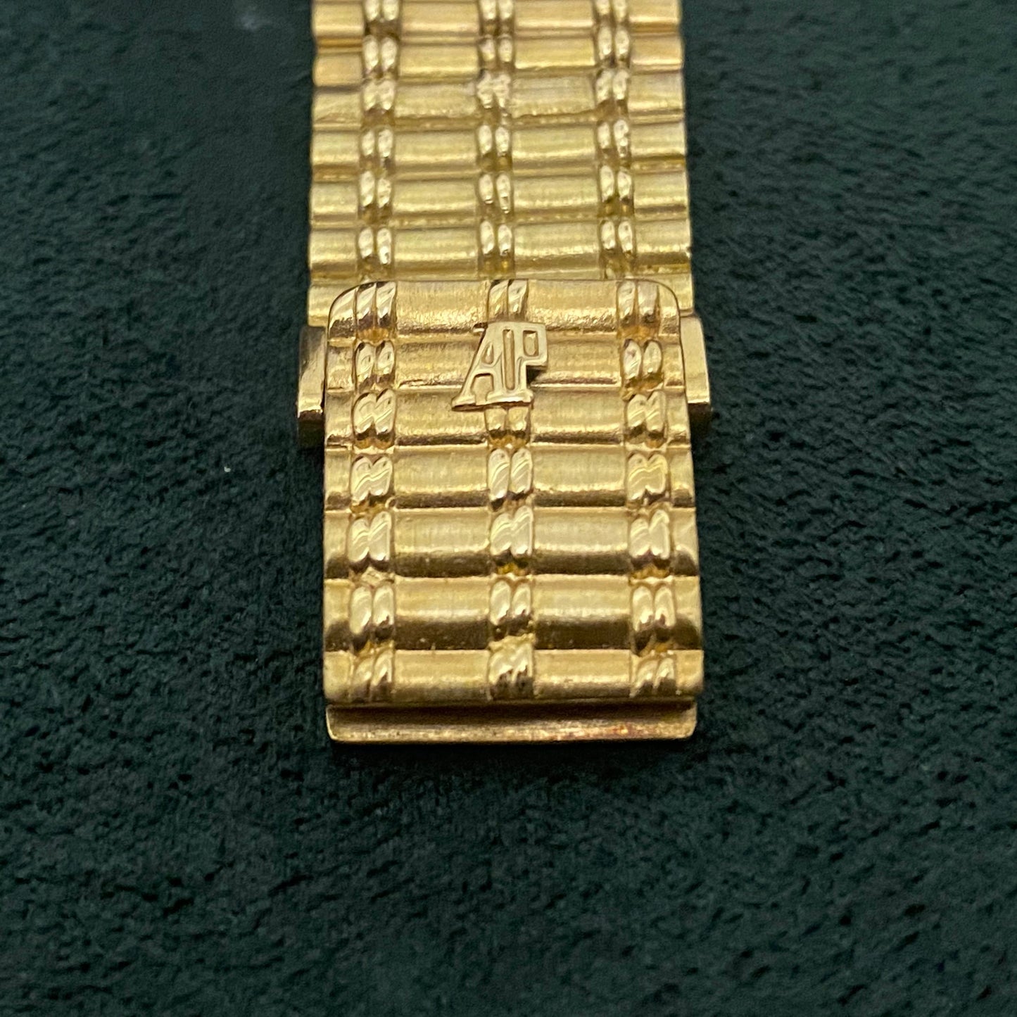 Audemars Piguet Bamboo Paved Diamond QZ Watch - PM Vintage Watches -