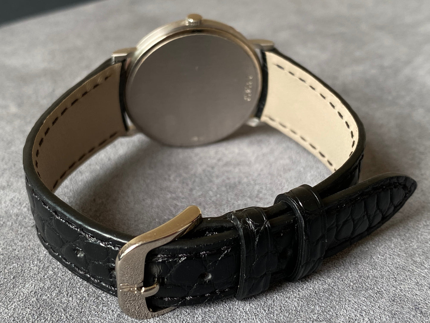 Audermars Piguet Classic Round Manual Winding Watch Unisex - PM Vintage Watches - Audemars Piguet