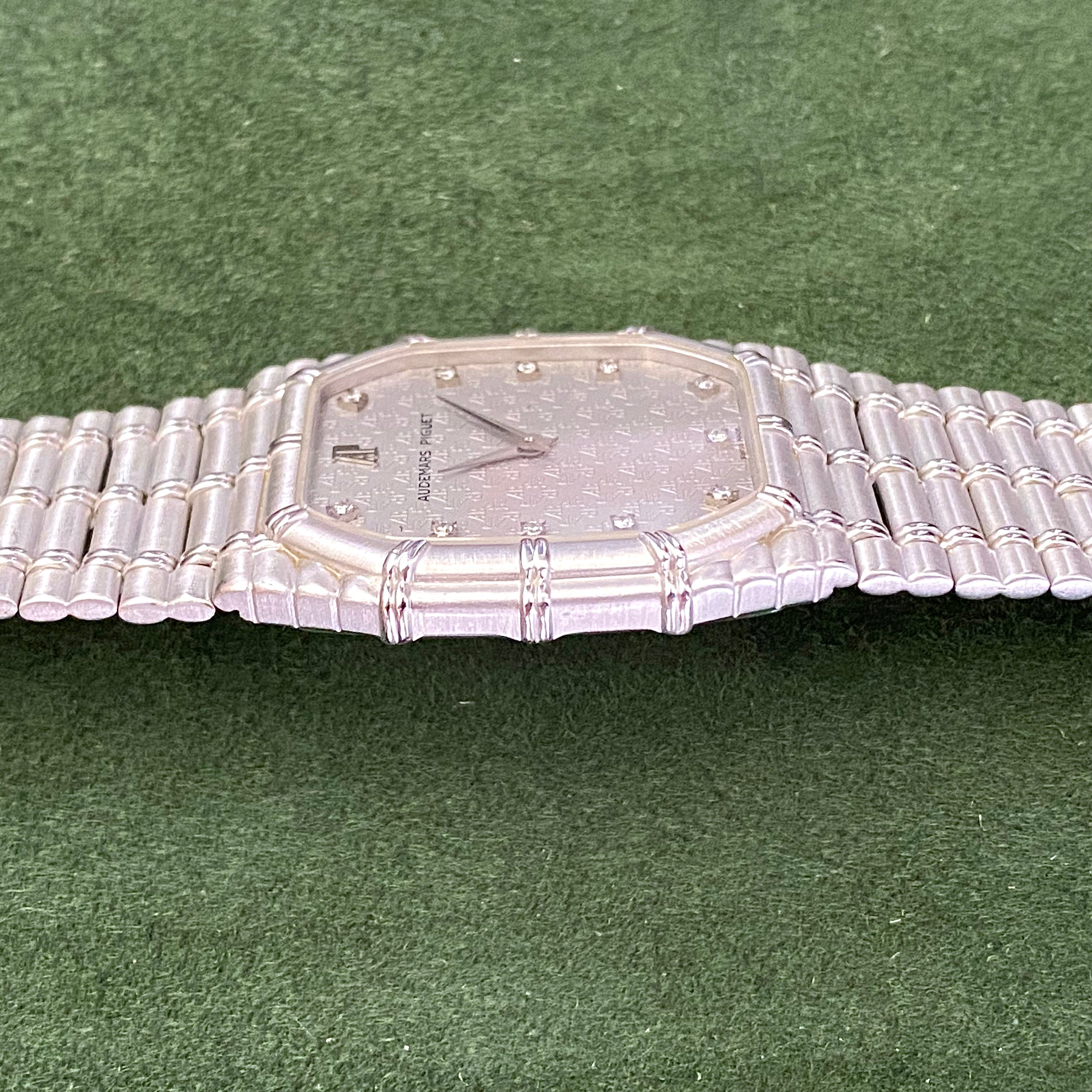 Audemars Piguet Bamboo AP Logo Dial 18K White Gold – PM VINTAGE WATCHES